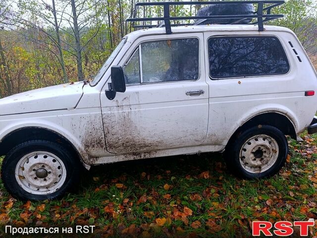 Білий ВАЗ Нива, об'ємом двигуна 1.6 л та пробігом 100 тис. км за 999 $, фото 5 на Automoto.ua