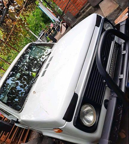 Белый ВАЗ Нива, объемом двигателя 1.5 л и пробегом 200 тыс. км за 2390 $, фото 1 на Automoto.ua