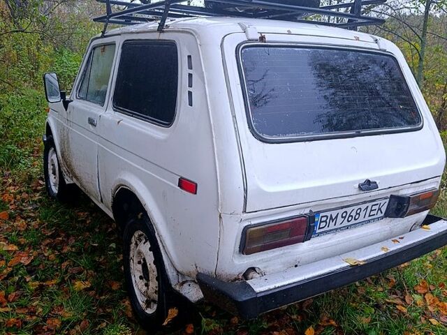Білий ВАЗ Нива, об'ємом двигуна 1.6 л та пробігом 100 тис. км за 999 $, фото 3 на Automoto.ua