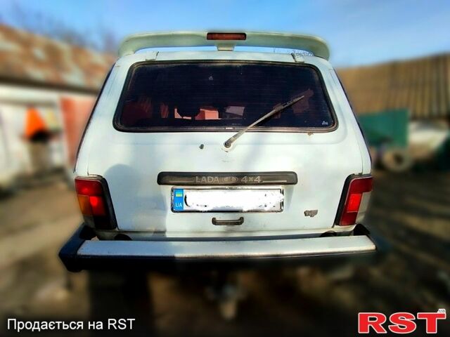 Білий ВАЗ Нива, об'ємом двигуна 1.7 л та пробігом 250 тис. км за 3000 $, фото 5 на Automoto.ua