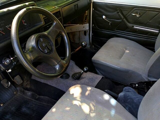 Білий ВАЗ Нива, об'ємом двигуна 1.6 л та пробігом 150 тис. км за 1200 $, фото 6 на Automoto.ua