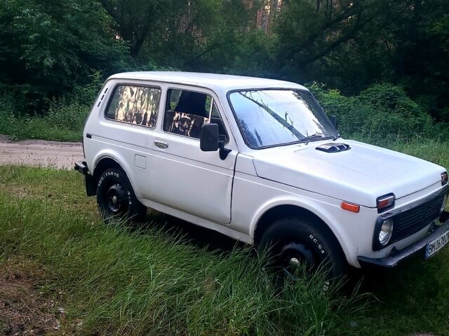 Білий ВАЗ Нива, об'ємом двигуна 1.6 л та пробігом 250 тис. км за 1750 $, фото 3 на Automoto.ua
