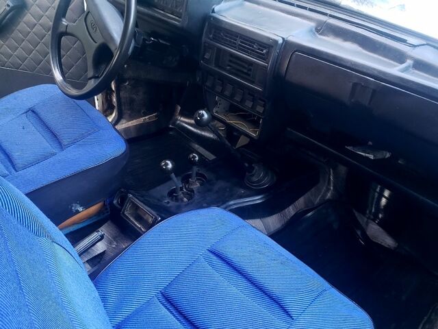 Білий ВАЗ Нива, об'ємом двигуна 1.6 л та пробігом 250 тис. км за 1750 $, фото 7 на Automoto.ua