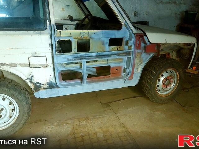Белый ВАЗ Нива, объемом двигателя 17 л и пробегом 0 тыс. км за 2600 $, фото 8 на Automoto.ua