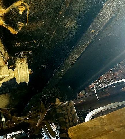 Белый ВАЗ Нива, объемом двигателя 17 л и пробегом 0 тыс. км за 2600 $, фото 3 на Automoto.ua