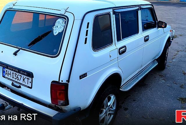 Белый ВАЗ Нива, объемом двигателя 1.7 л и пробегом 217 тыс. км за 3000 $, фото 2 на Automoto.ua