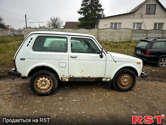 Белый ВАЗ Нива, объемом двигателя 1.7 л и пробегом 258 тыс. км за 1550 $, фото 5 на Automoto.ua