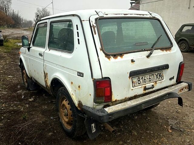 Белый ВАЗ Нива, объемом двигателя 1.7 л и пробегом 258 тыс. км за 1550 $, фото 3 на Automoto.ua