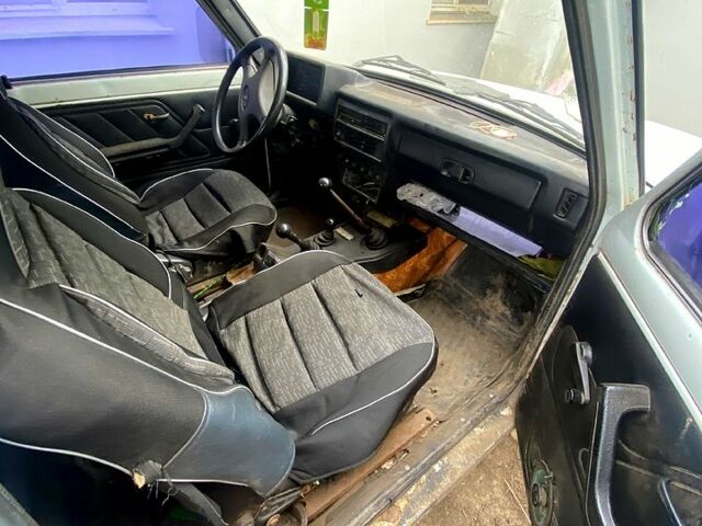 Белый ВАЗ Нива, объемом двигателя 15 л и пробегом 150 тыс. км за 1700 $, фото 4 на Automoto.ua