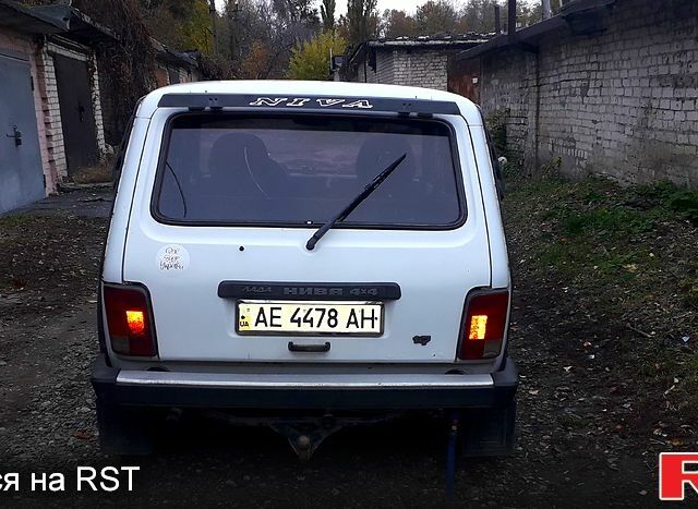 Белый ВАЗ Нива, объемом двигателя 1.7 л и пробегом 180 тыс. км за 3000 $, фото 4 на Automoto.ua