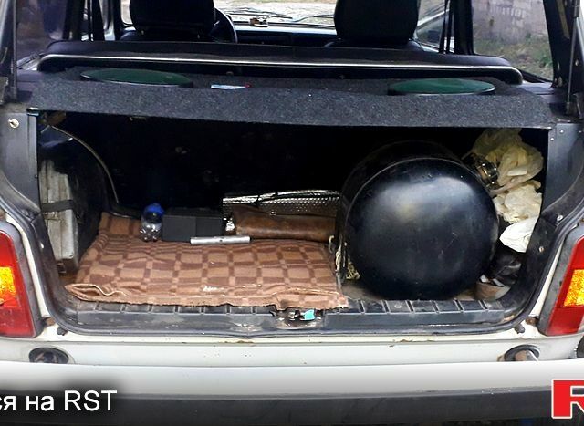 Белый ВАЗ Нива, объемом двигателя 1.7 л и пробегом 180 тыс. км за 3000 $, фото 9 на Automoto.ua