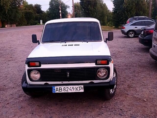 Білий ВАЗ Нива, об'ємом двигуна 1.7 л та пробігом 279 тис. км за 2200 $, фото 1 на Automoto.ua