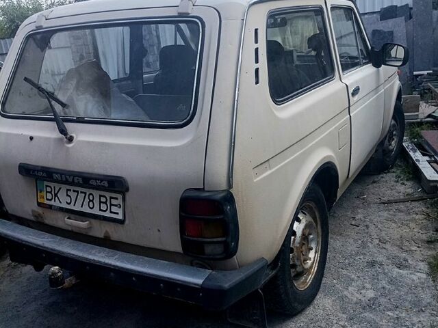 Белый ВАЗ Нива, объемом двигателя 1.7 л и пробегом 0 тыс. км за 1400 $, фото 1 на Automoto.ua
