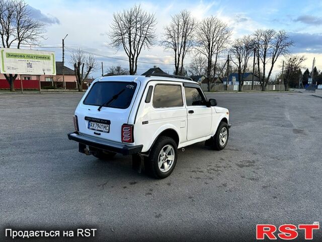 Білий ВАЗ Нива, об'ємом двигуна 1.7 л та пробігом 160 тис. км за 5100 $, фото 5 на Automoto.ua