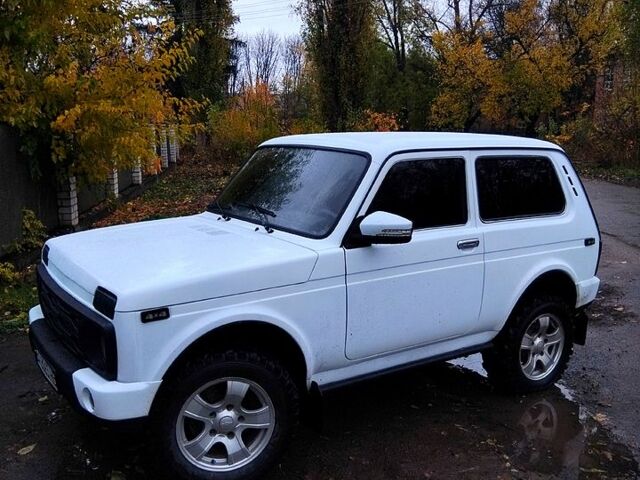 Білий ВАЗ Нива, об'ємом двигуна 1.7 л та пробігом 140 тис. км за 5100 $, фото 1 на Automoto.ua