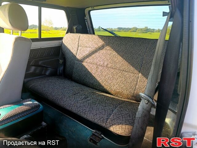 Белый ВАЗ Нива, объемом двигателя 1.7 л и пробегом 140 тыс. км за 3500 $, фото 4 на Automoto.ua