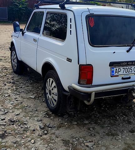 ВАЗ Нива 2007 в Покровском на Automoto.ua Белый ВАЗ Нива, объемом двигателя 1.7 л и пробегом 190 тыс. км за 3500 $, фото 1 на Automoto.ua