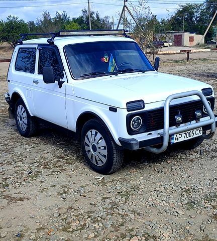 ВАЗ Нива 2007 в Покровском на Automoto.ua Белый ВАЗ Нива, объемом двигателя 1.7 л и пробегом 190 тыс. км за 3500 $, фото 2 на Automoto.ua