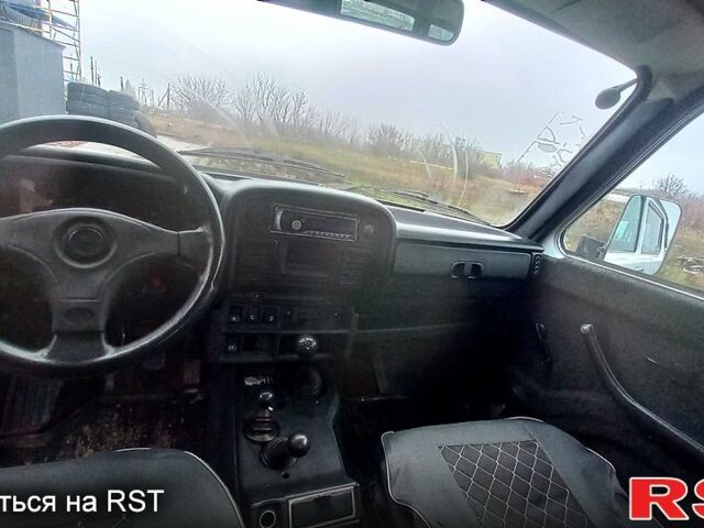 Белый ВАЗ Нива, объемом двигателя 1.7 л и пробегом 95 тыс. км за 3500 $, фото 7 на Automoto.ua