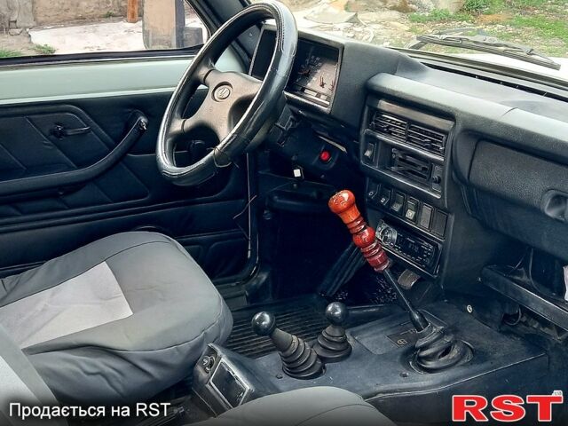 Белый ВАЗ Нива, объемом двигателя 1.7 л и пробегом 166 тыс. км за 3200 $, фото 4 на Automoto.ua