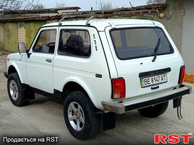 Белый ВАЗ Нива, объемом двигателя 1.7 л и пробегом 166 тыс. км за 3200 $, фото 1 на Automoto.ua