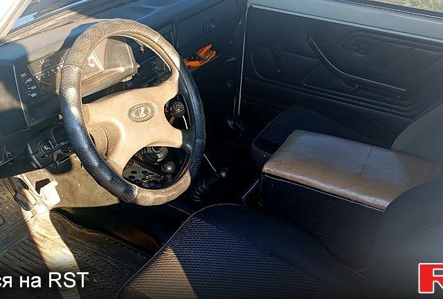 Белый ВАЗ Нива, объемом двигателя 1.7 л и пробегом 166 тыс. км за 3300 $, фото 5 на Automoto.ua