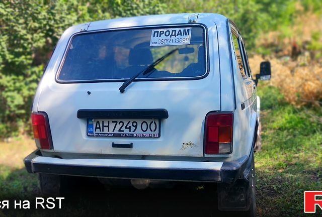ВАЗ Нива 2009 в Славянске на Automoto.ua Белый ВАЗ Нива, объемом двигателя 1.7 л и пробегом 24 тыс. км за 3000 $, фото 2 на Automoto.ua