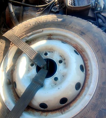 ВАЗ Нива 2009 в Славянске на Automoto.ua Белый ВАЗ Нива, объемом двигателя 1.7 л и пробегом 24 тыс. км за 3000 $, фото 4 на Automoto.ua