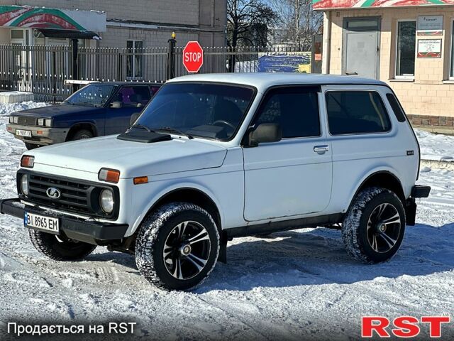 Білий ВАЗ Нива, об'ємом двигуна 1.7 л та пробігом 150 тис. км за 3900 $, фото 3 на Automoto.ua