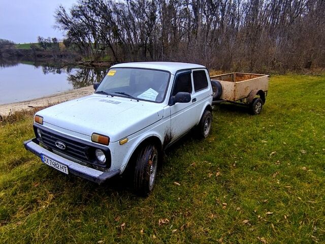 Білий ВАЗ Нива, об'ємом двигуна 1.7 л та пробігом 175 тис. км за 3950 $, фото 2 на Automoto.ua