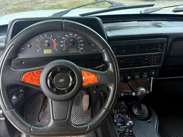 Белый ВАЗ Нива, объемом двигателя 1.7 л и пробегом 200 тыс. км за 5500 $, фото 4 на Automoto.ua