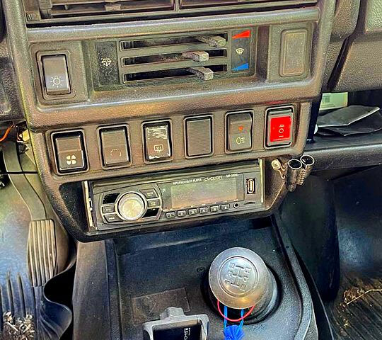Белый ВАЗ Нива, объемом двигателя 1.7 л и пробегом 290 тыс. км за 3000 $, фото 4 на Automoto.ua