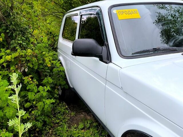 Білий ВАЗ Нива, об'ємом двигуна 1.7 л та пробігом 175 тис. км за 3950 $, фото 4 на Automoto.ua