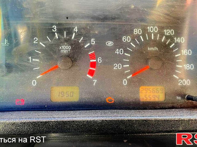 Белый ВАЗ Нива, объемом двигателя 1.7 л и пробегом 290 тыс. км за 3000 $, фото 5 на Automoto.ua