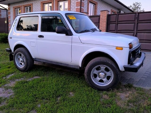 Білий ВАЗ Нива, об'ємом двигуна 1.7 л та пробігом 175 тис. км за 3950 $, фото 6 на Automoto.ua