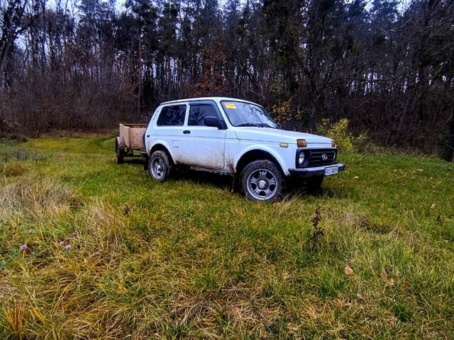 Білий ВАЗ Нива, об'ємом двигуна 1.7 л та пробігом 175 тис. км за 3950 $, фото 3 на Automoto.ua