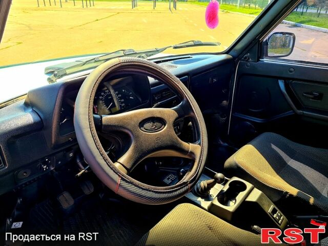 Белый ВАЗ Нива, объемом двигателя 1.7 л и пробегом 43 тыс. км за 7700 $, фото 4 на Automoto.ua