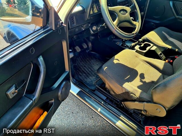 Белый ВАЗ Нива, объемом двигателя 1.7 л и пробегом 43 тыс. км за 7700 $, фото 5 на Automoto.ua
