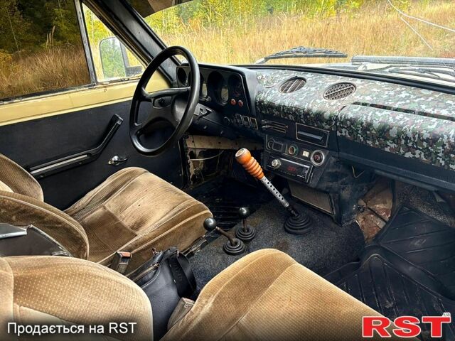 Бежевый ВАЗ Нива, объемом двигателя 1.6 л и пробегом 323 тыс. км за 1450 $, фото 3 на Automoto.ua