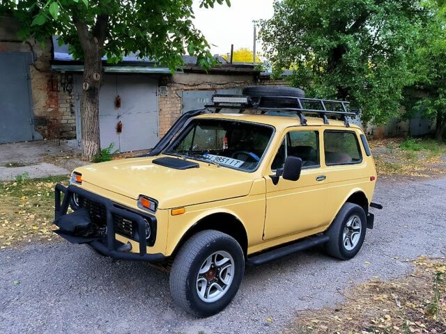 Бежевый ВАЗ Нива, объемом двигателя 1.6 л и пробегом 100 тыс. км за 1500 $, фото 2 на Automoto.ua