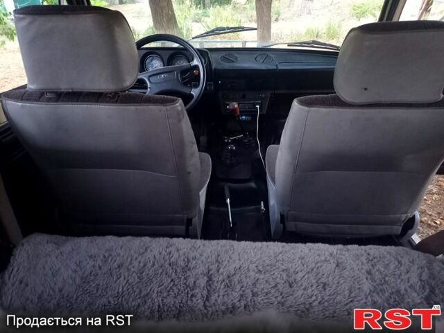 Бежевый ВАЗ Нива, объемом двигателя 1.6 л и пробегом 64 тыс. км за 2500 $, фото 3 на Automoto.ua