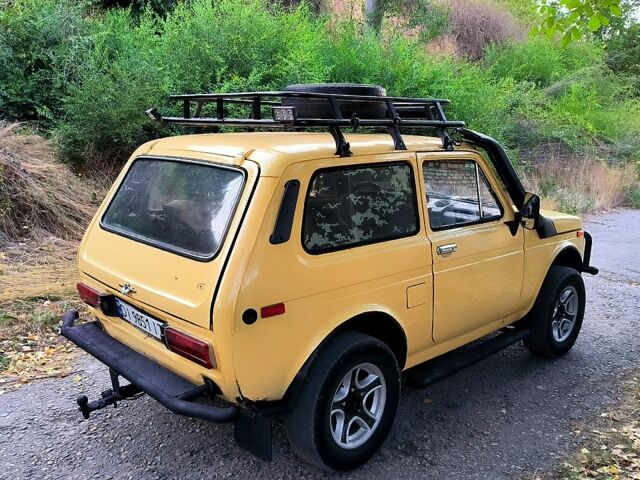 Бежевый ВАЗ Нива, объемом двигателя 1.6 л и пробегом 100 тыс. км за 1500 $, фото 3 на Automoto.ua