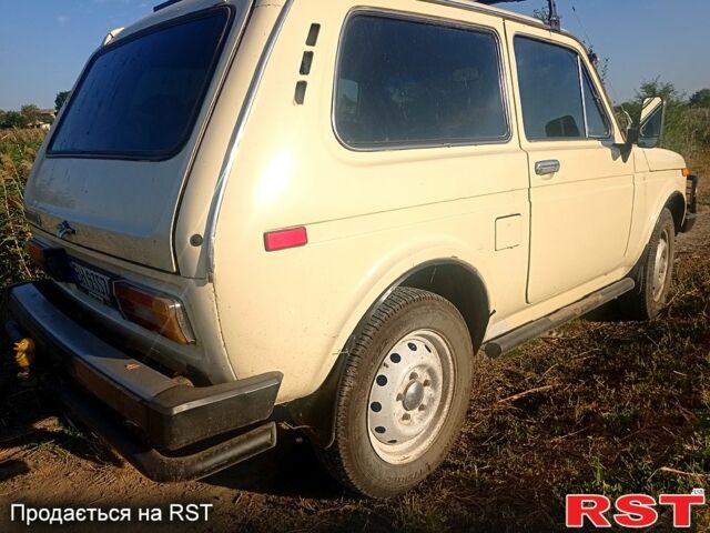 Бежевый ВАЗ Нива, объемом двигателя 1.6 л и пробегом 250 тыс. км за 1600 $, фото 1 на Automoto.ua