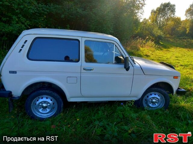 Бежевый ВАЗ Нива, объемом двигателя 1.6 л и пробегом 188 тыс. км за 1999 $, фото 1 на Automoto.ua