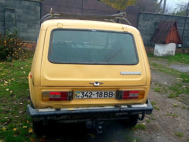ВАЗ Нива 1983 у Олевске на Automoto.ua Бежевий ВАЗ Нива, об'ємом двигуна 1.6 л та пробігом 0 тис. км за 850 $, фото 4 на Automoto.ua