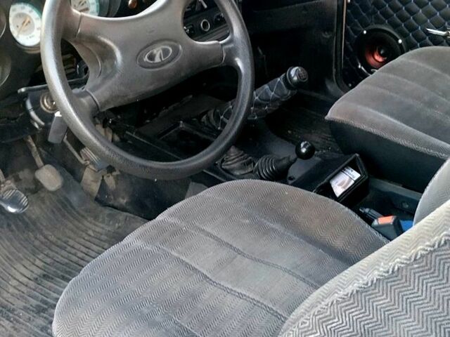 Бежевый ВАЗ Нива, объемом двигателя 1.7 л и пробегом 150 тыс. км за 2000 $, фото 3 на Automoto.ua