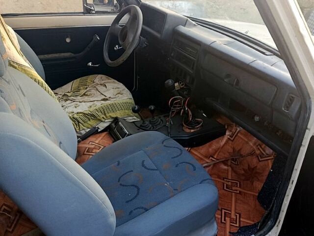 Бежевый ВАЗ Нива, объемом двигателя 1.6 л и пробегом 0 тыс. км за 2100 $, фото 2 на Automoto.ua