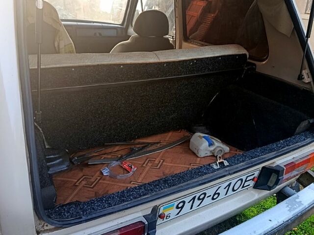 Бежевый ВАЗ Нива, объемом двигателя 1.6 л и пробегом 0 тыс. км за 2100 $, фото 4 на Automoto.ua