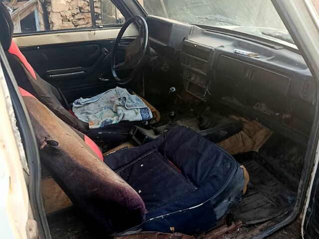 Бежевый ВАЗ Нива, объемом двигателя 1.6 л и пробегом 0 тыс. км за 2100 $, фото 10 на Automoto.ua