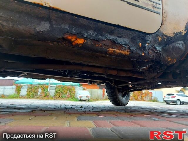 Бежевый ВАЗ Нива, объемом двигателя 1.6 л и пробегом 43 тыс. км за 900 $, фото 7 на Automoto.ua